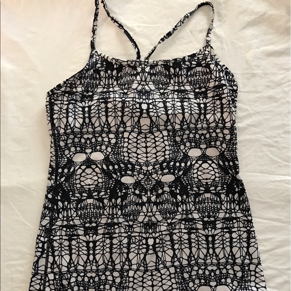Lululemon fitted very rare print with symbol,comfy