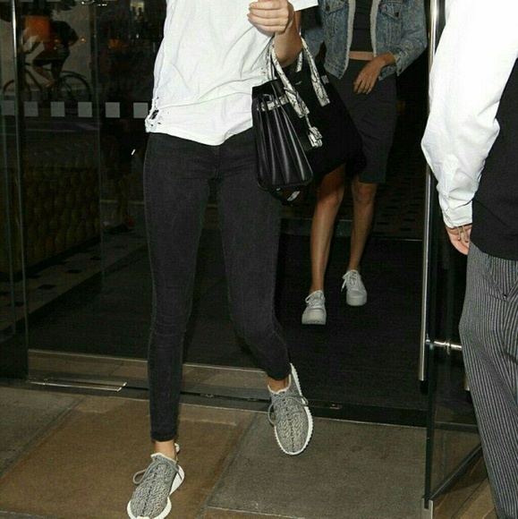 Last 8.5 🖤 BLACK/WHITE Running Sneakers - Picture 5 of 8