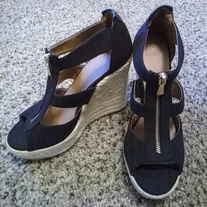 Nwt black wedges