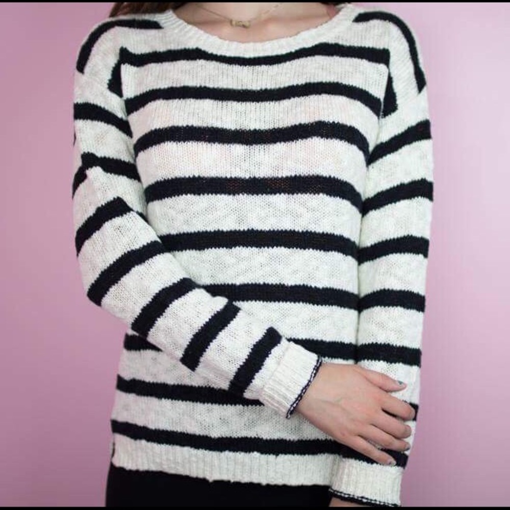 Black and white knitted sweater from Forever 21