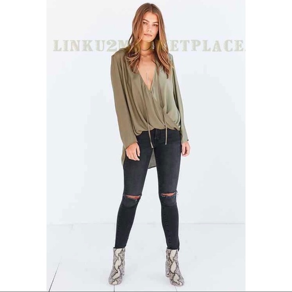 UO Kimchi Blue Bianca Tie Neck Surplice Blouse - Picture 2 of 8