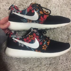 Women's Nike Roshe's