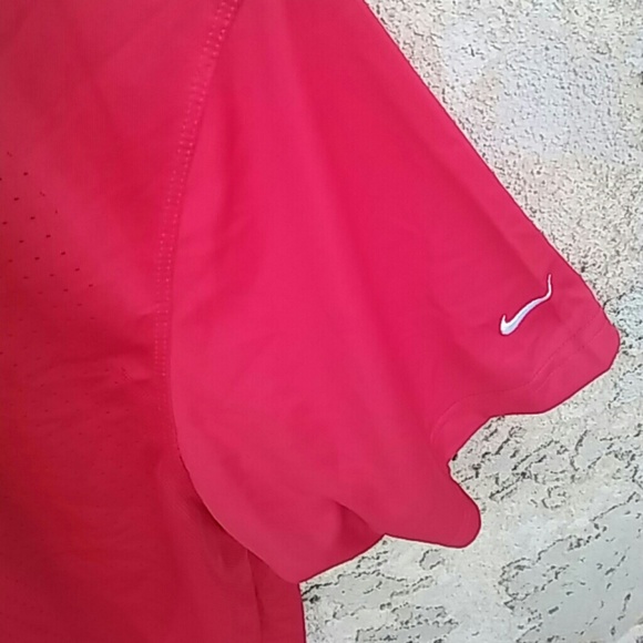 Nike Golf Shirt red. Dri fit. Size small - Picture 4 of 4