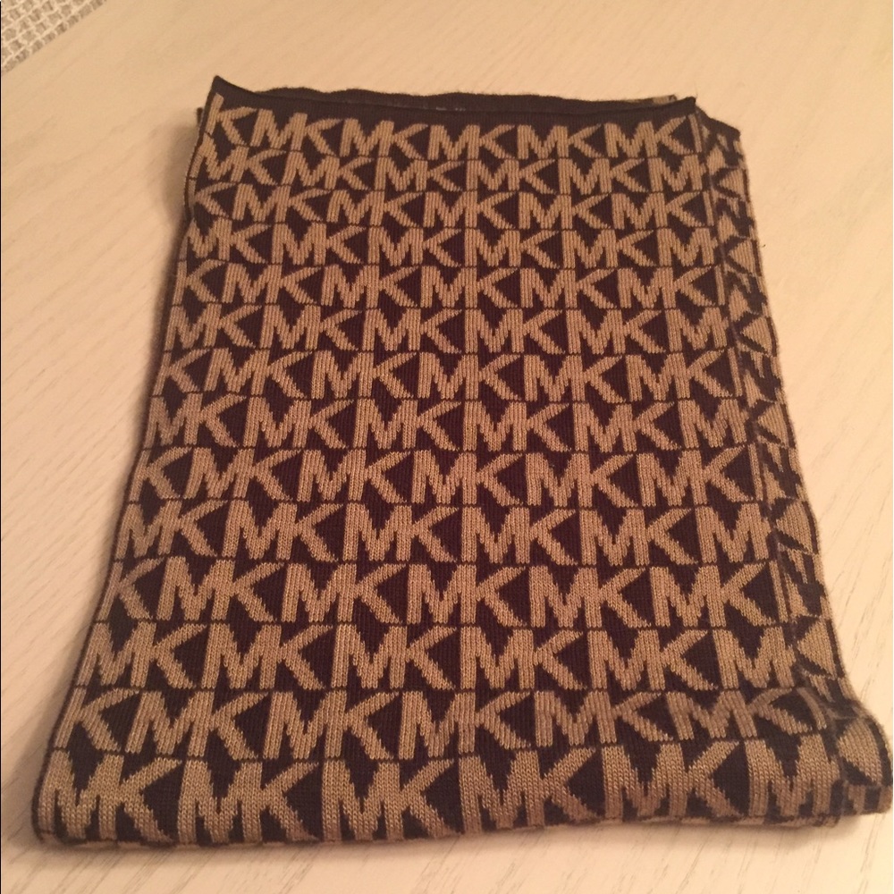 Michael Kors Brown and Tan scarf!
