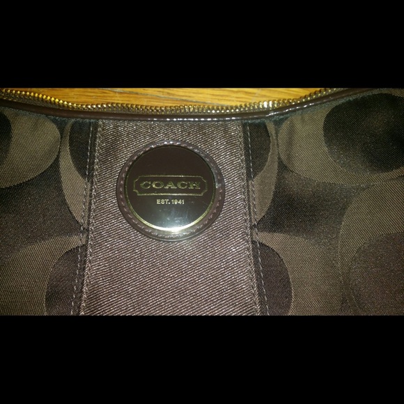 Brown Coach Small Shoulder bag. - Picture 3 of 3