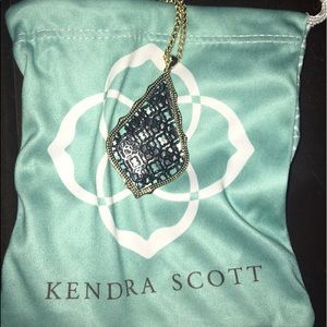 Kendra Scott necklace
