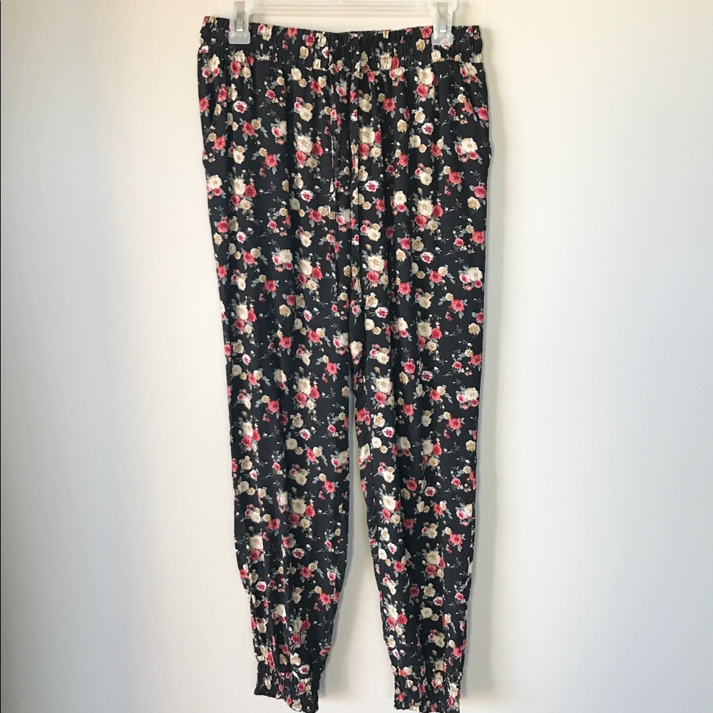 Forever 21 Floral Jogger Pants with Pockets
