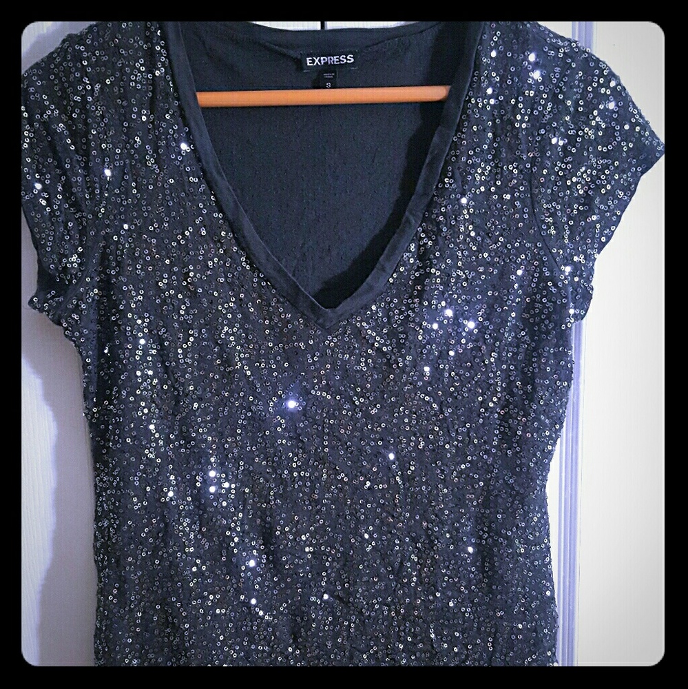 Sexy Express sequin v-neck shirt in dark gray