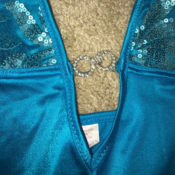 Lingerie - Picture 2 of 3