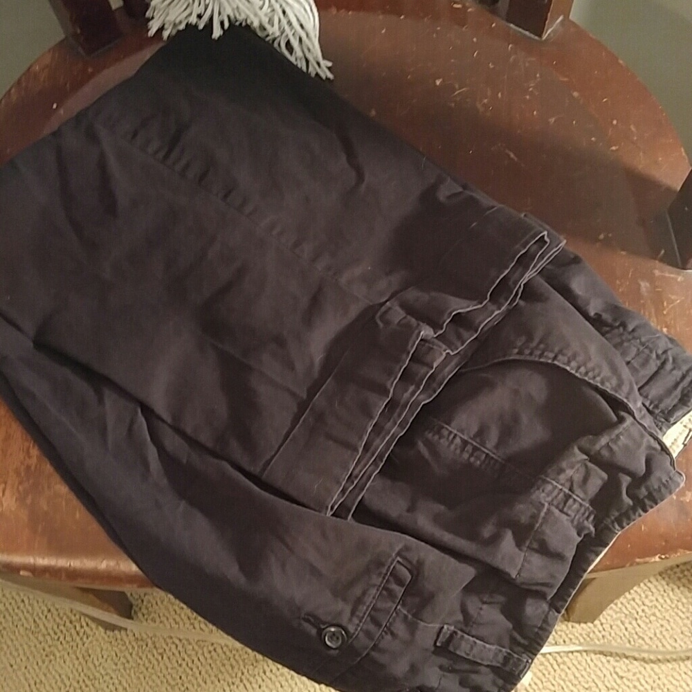 {SALE} Basic Black capri ~ Avenue ~ size 20