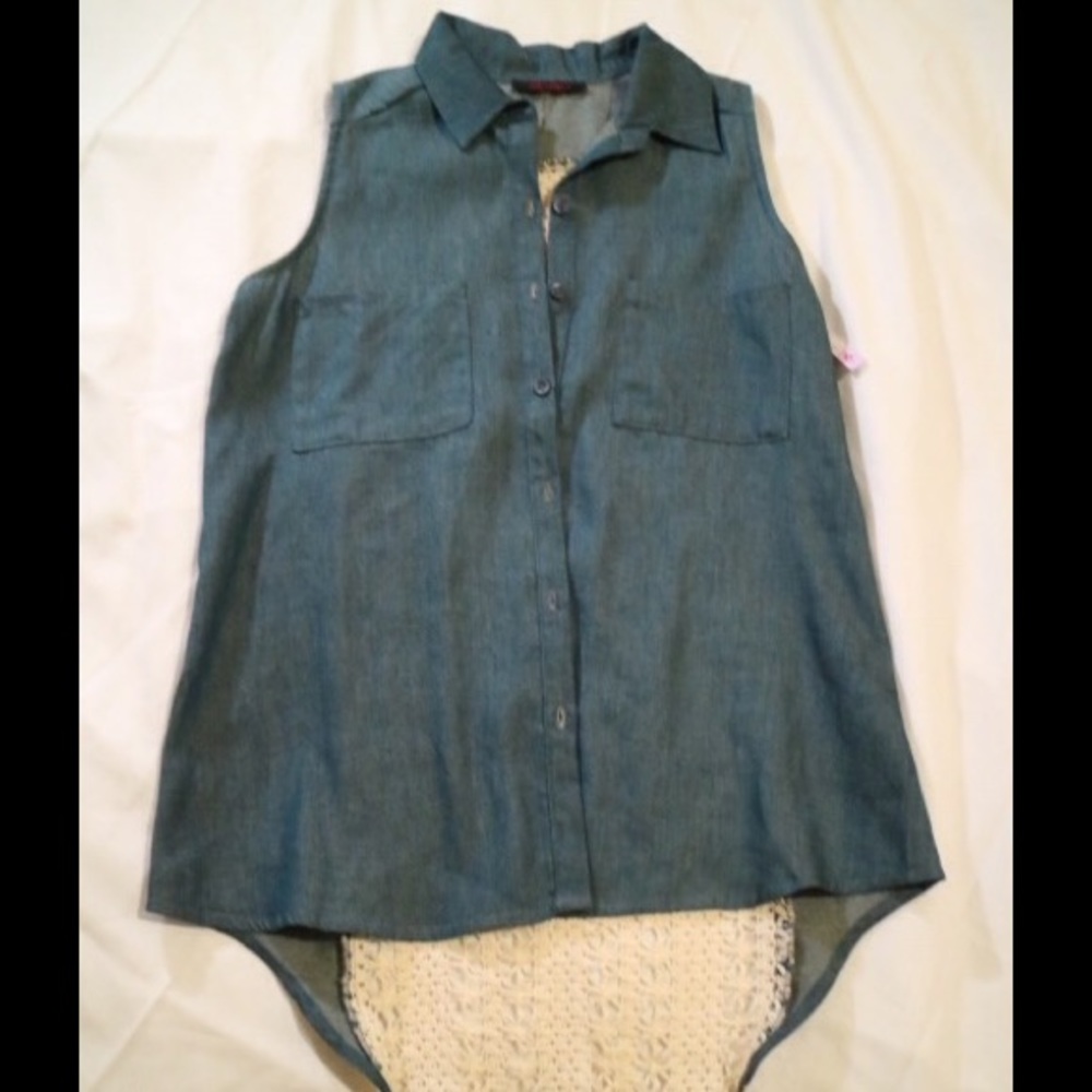 Sleeveless denim crochet shirt