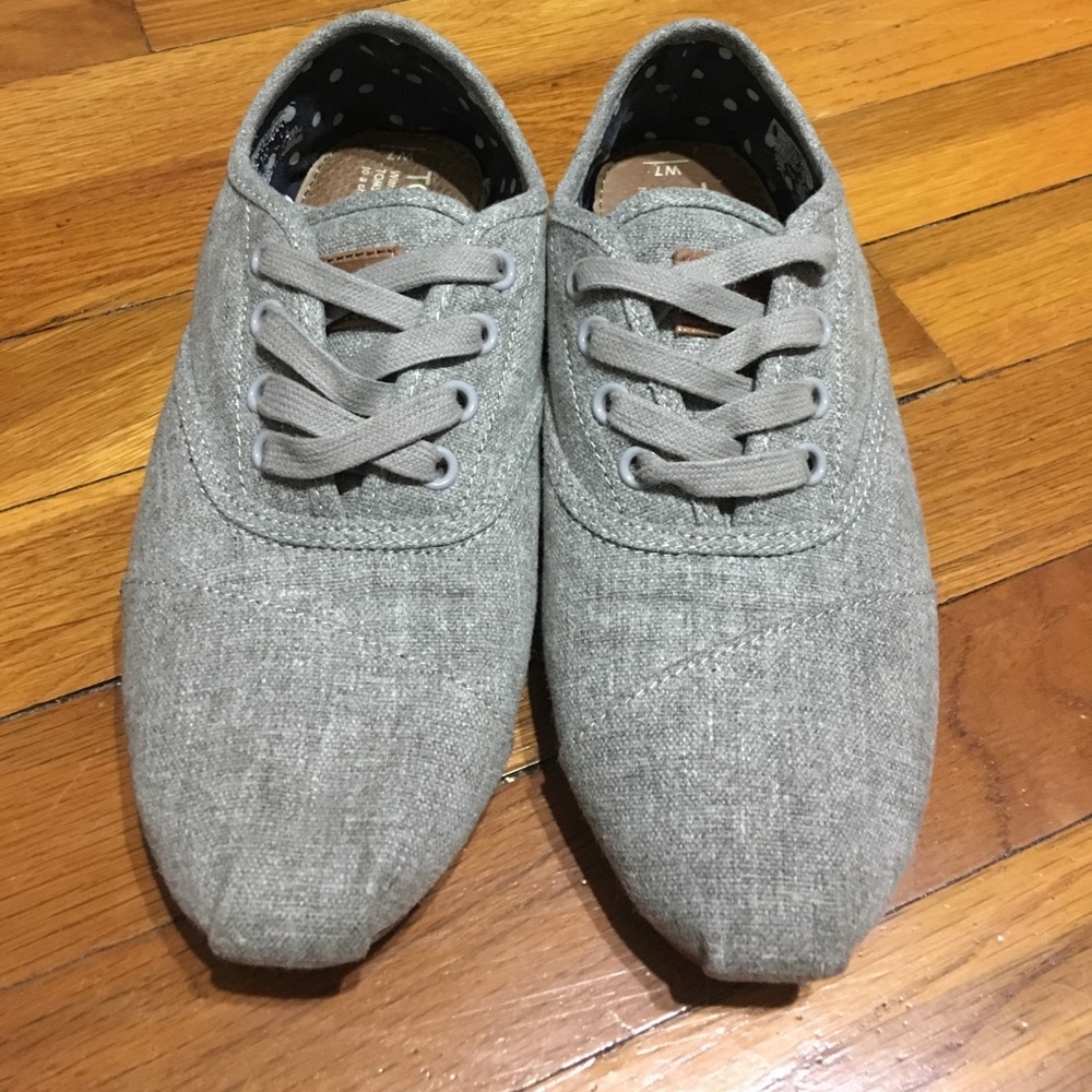 Gray Toms