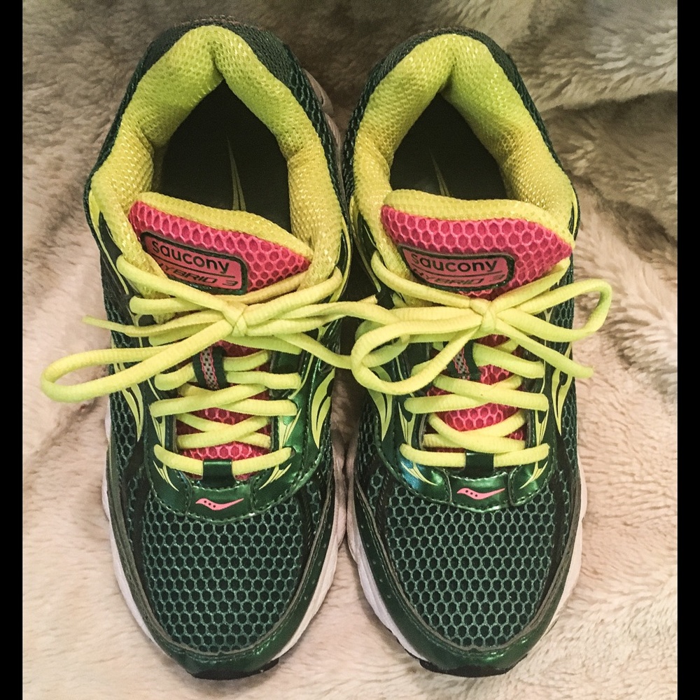 Saucony Hybrid 3 size 6.5 Athletic Shoe
