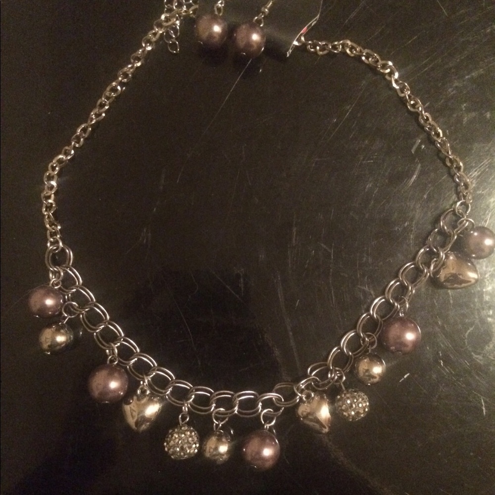 (4 for $20) brand new metallic colored necklace