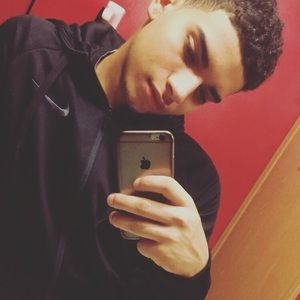 Meet your Posher, Darien