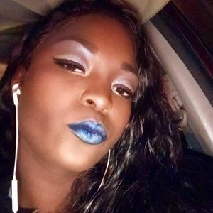 Meet your Posher, Ebony