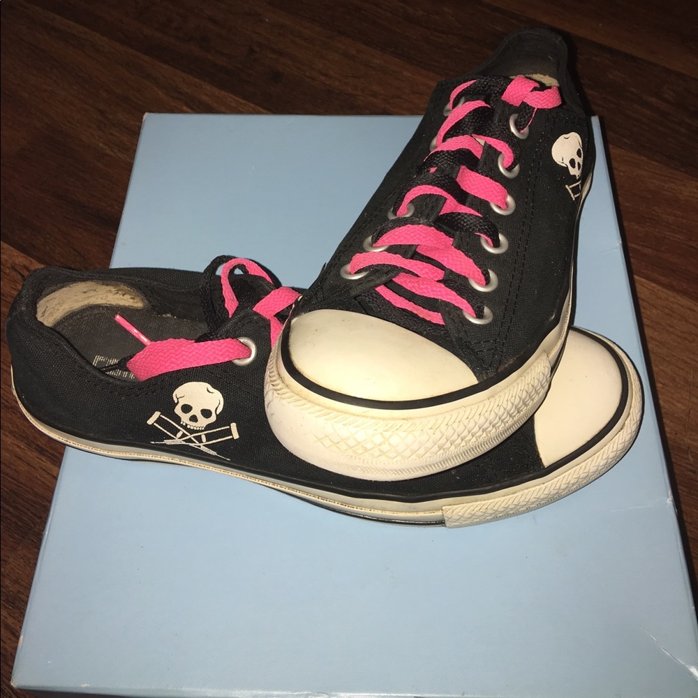Converse "jackass" shoes. Size 6 men's 8 ladies.