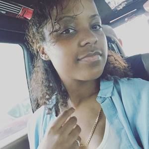 Meet your Posher, Valeria