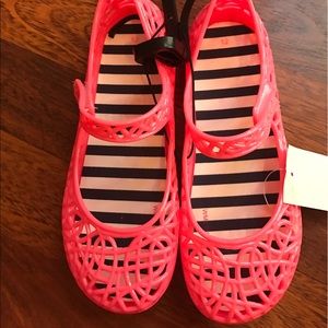 NWT Zigzag jellys! So fun and cute for summer!
