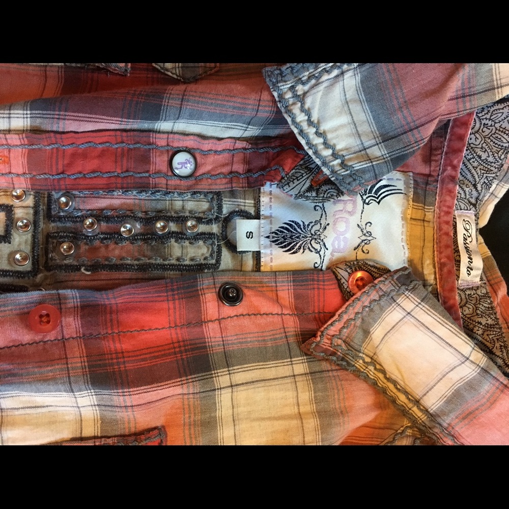 ROAR button down - Picture 3 of 6
