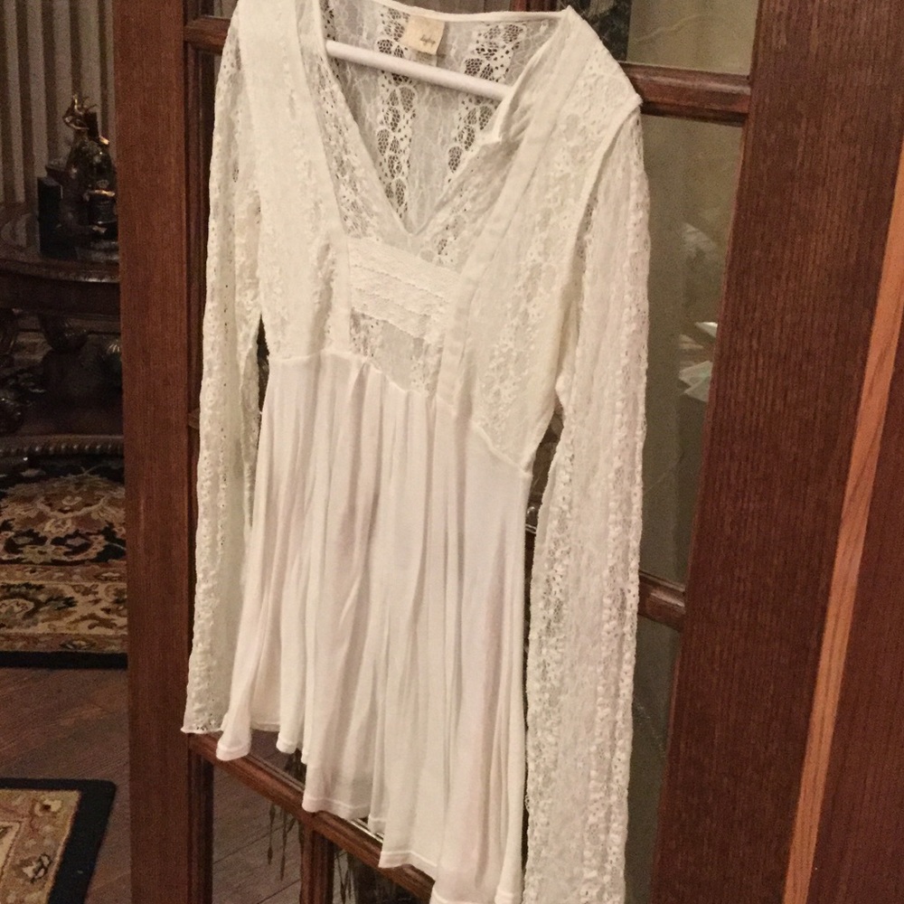 Cute solid/lace long sleeved top