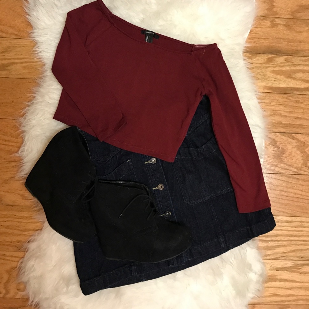 Off the Shoulder Crop Top