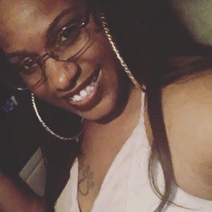 Meet your Posher, Jacqueline