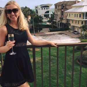 Meet your Posher, Kayla