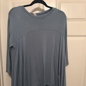 Light blue ling sleeve shirt