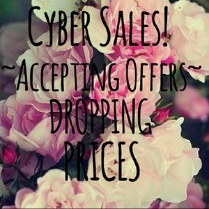 👛👗Everything must go!! 👜👓