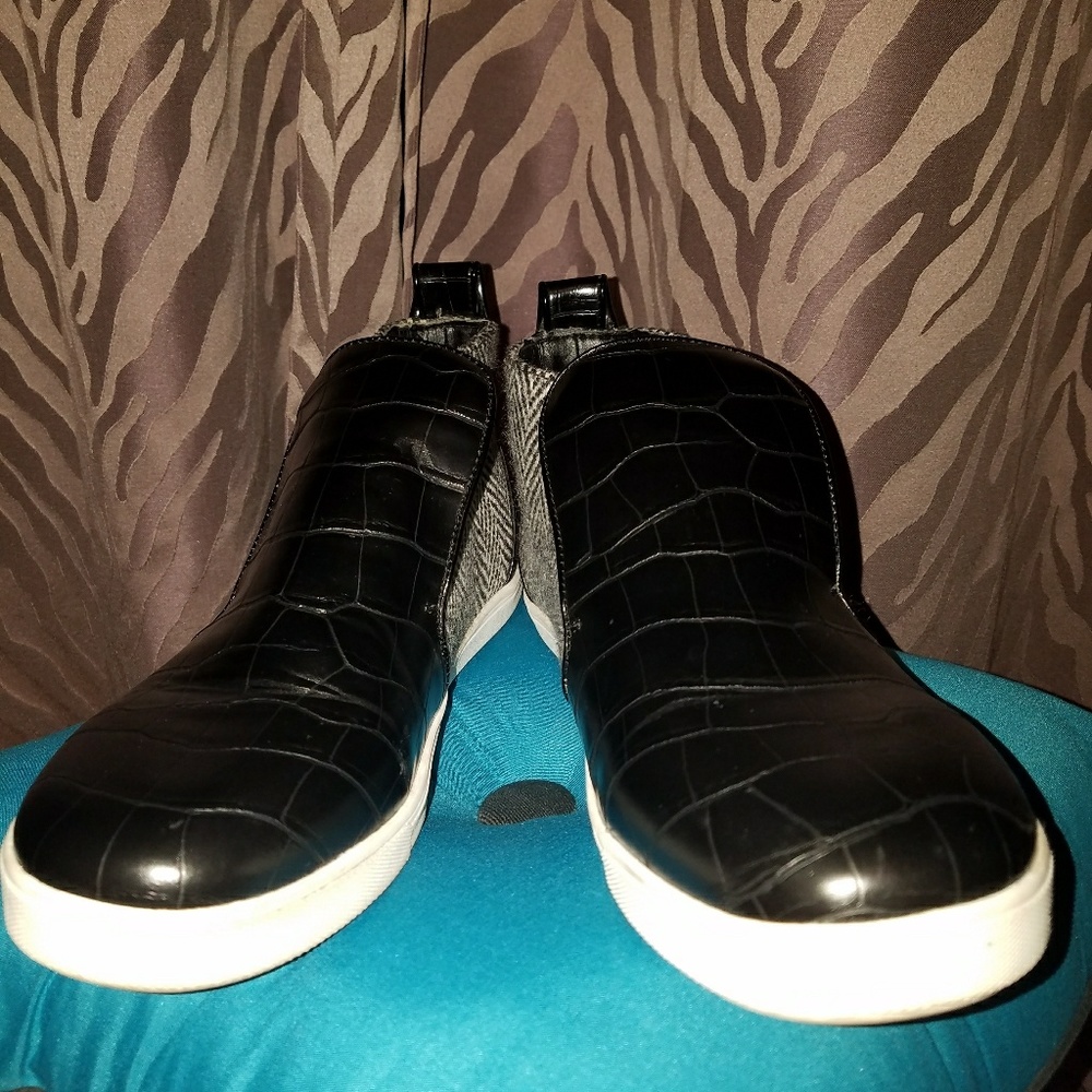 Circus by Sam Edelman Reptile patterned High tops