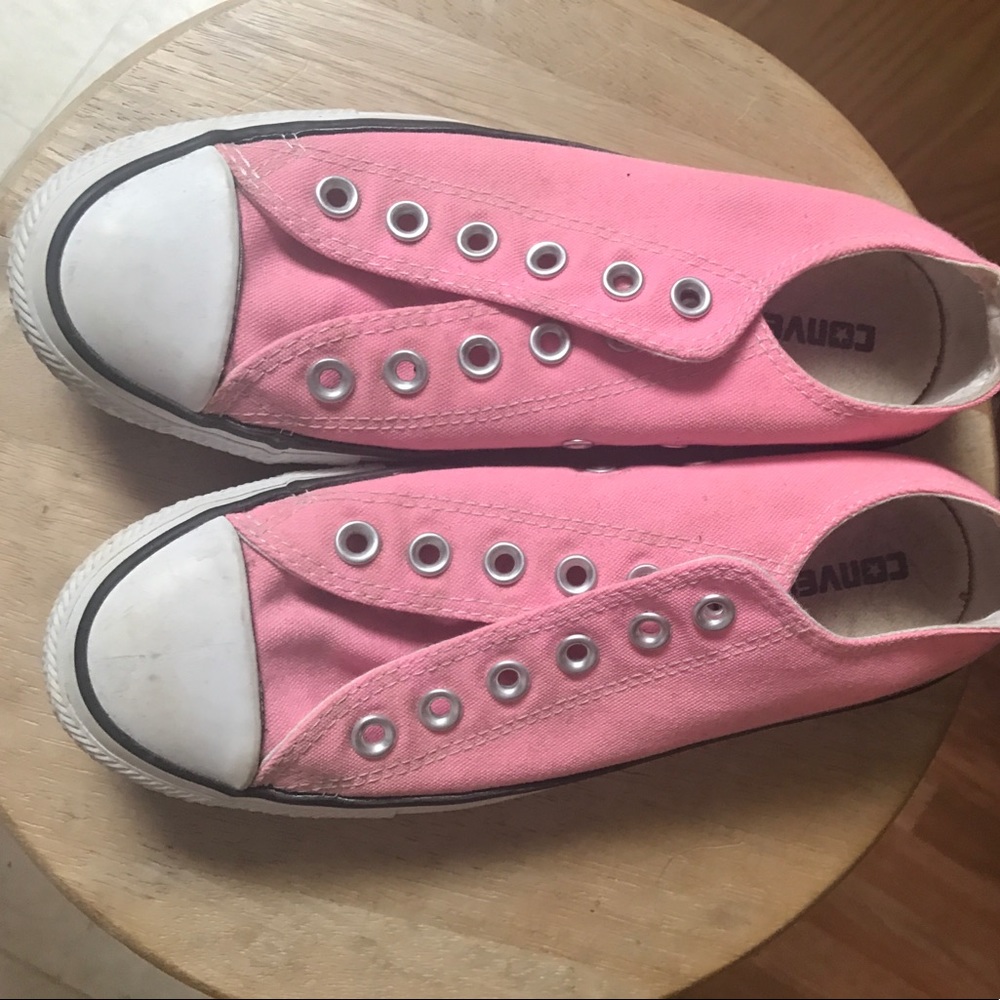 Super cute pink converse