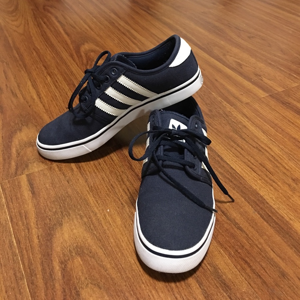 Navy Adidas Originals Seeley J Shoe