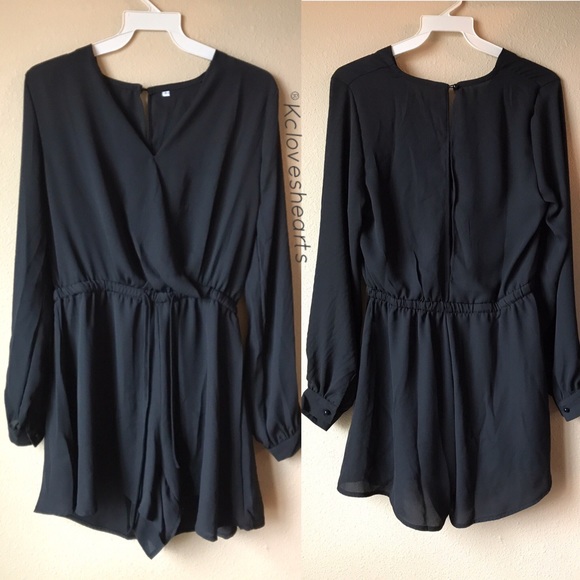 Noir Long Sleeve Keyhole Romper - Picture 4 of 4