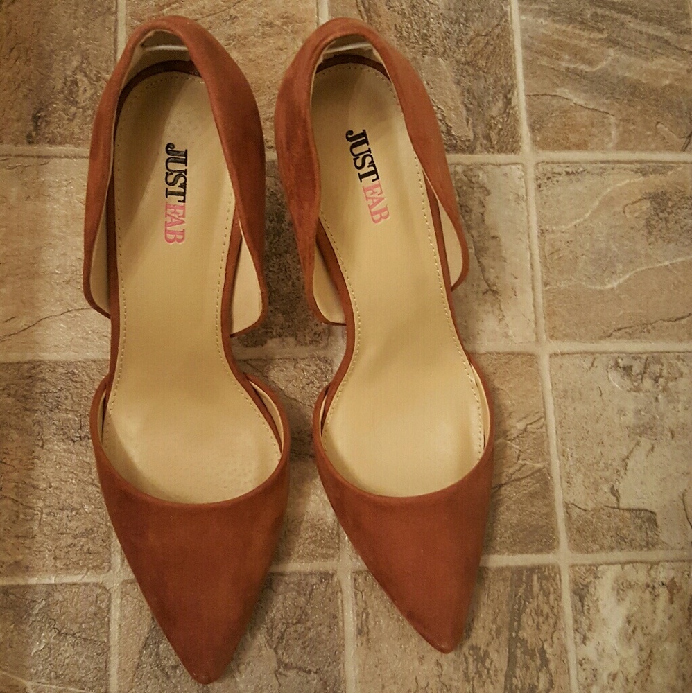 NWOT Just fab pumps