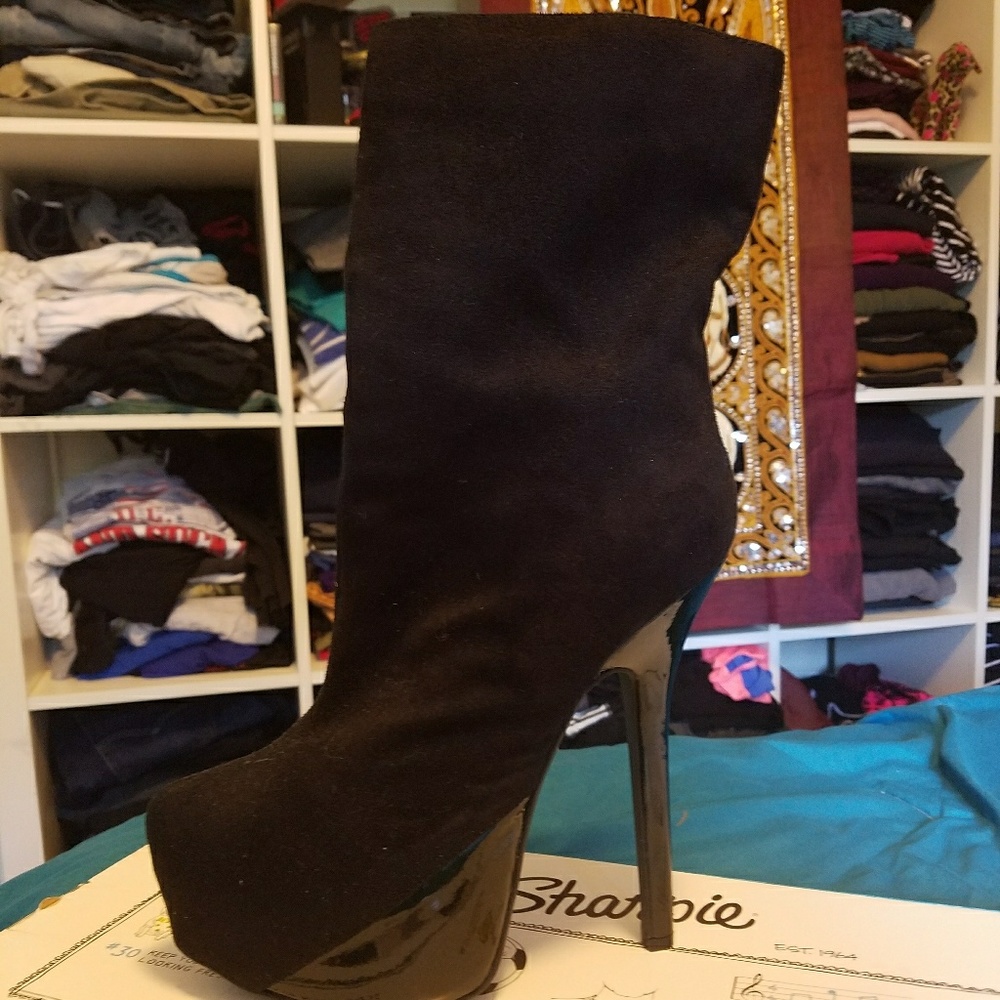 Mercy  !  6in platforms boots