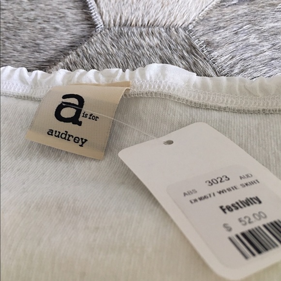 A is for audrey white skirt/dress - Picture 3 of 4