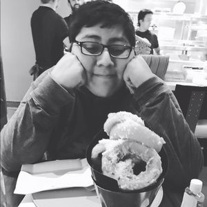 Meet your Posher, Cesar