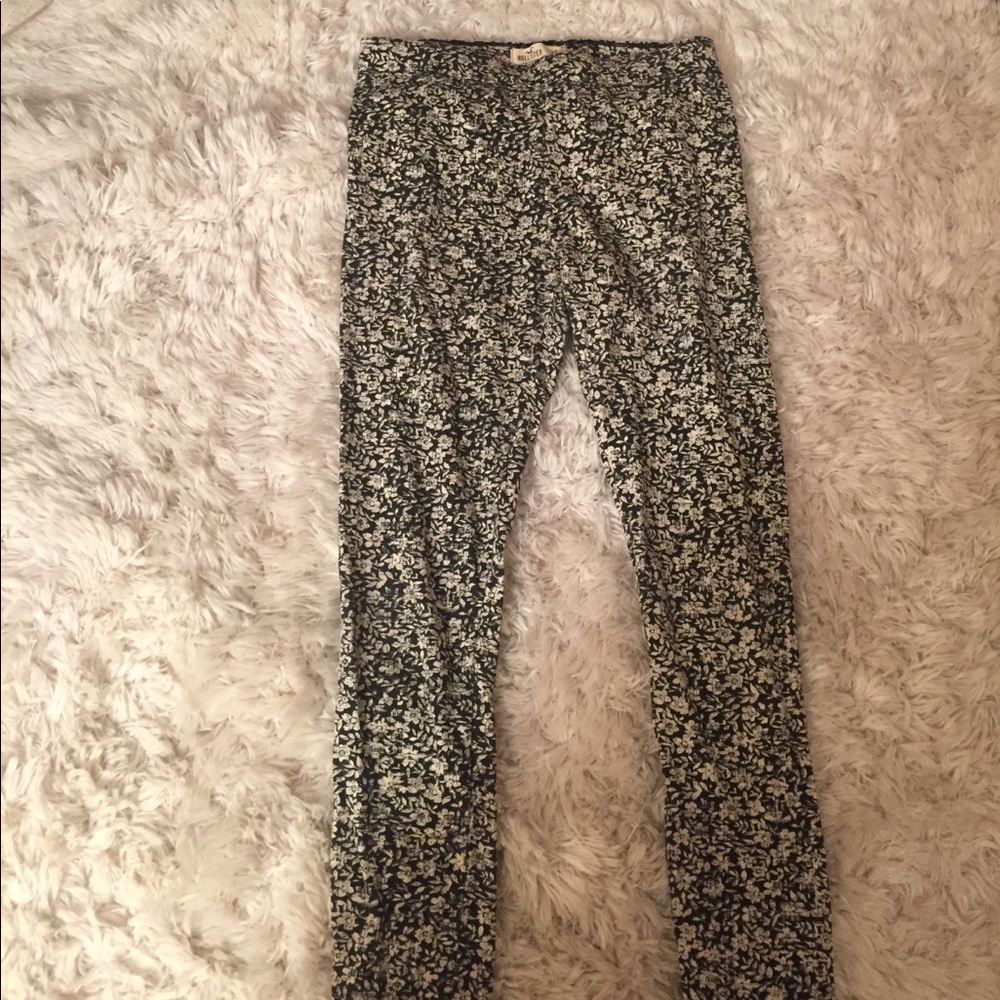 Hollister floral patterned leggings