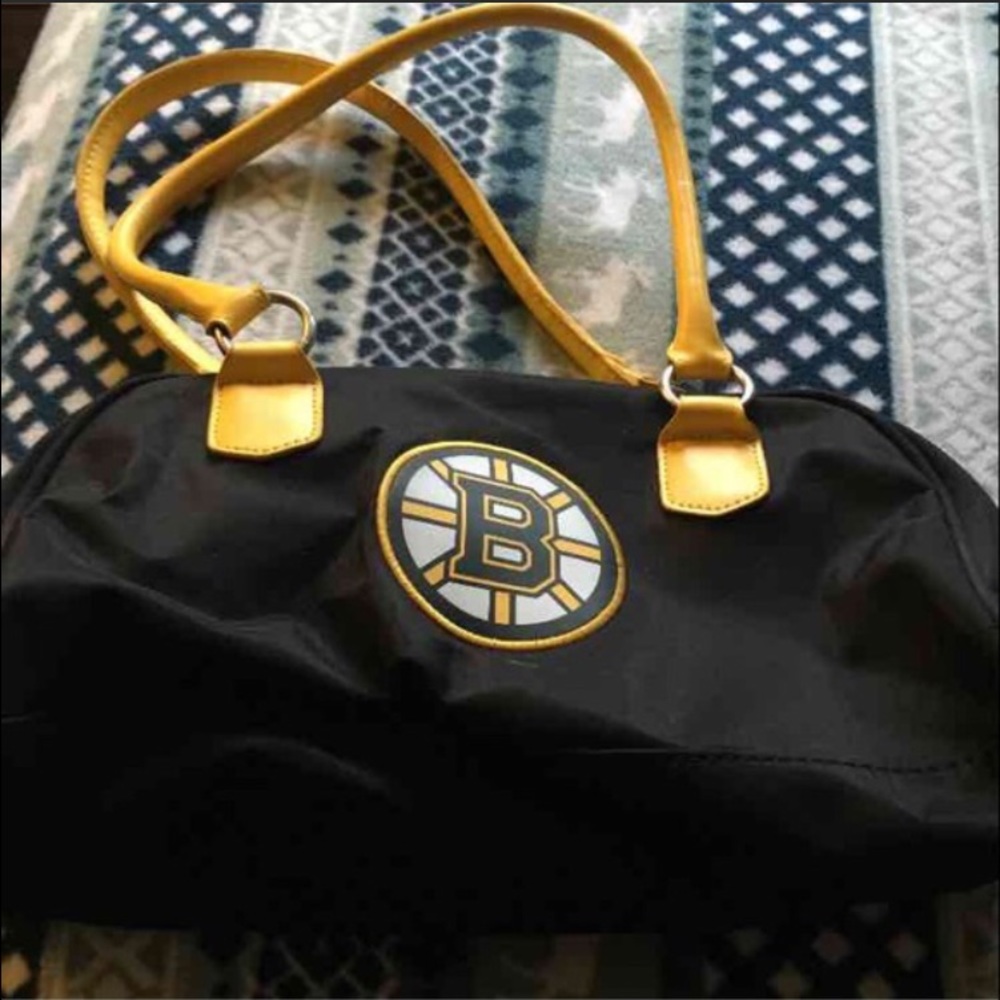 Bruins hockey duffel bag