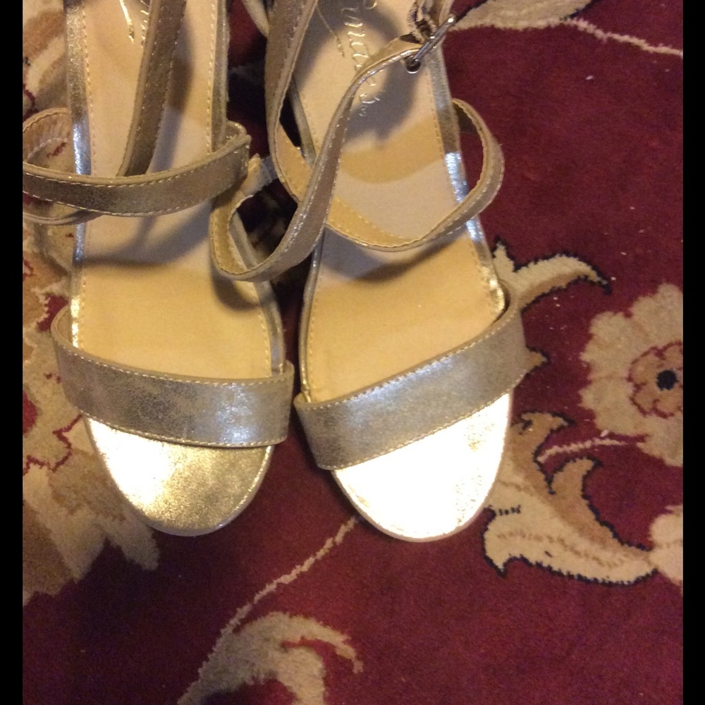 NWT gold candies wedges