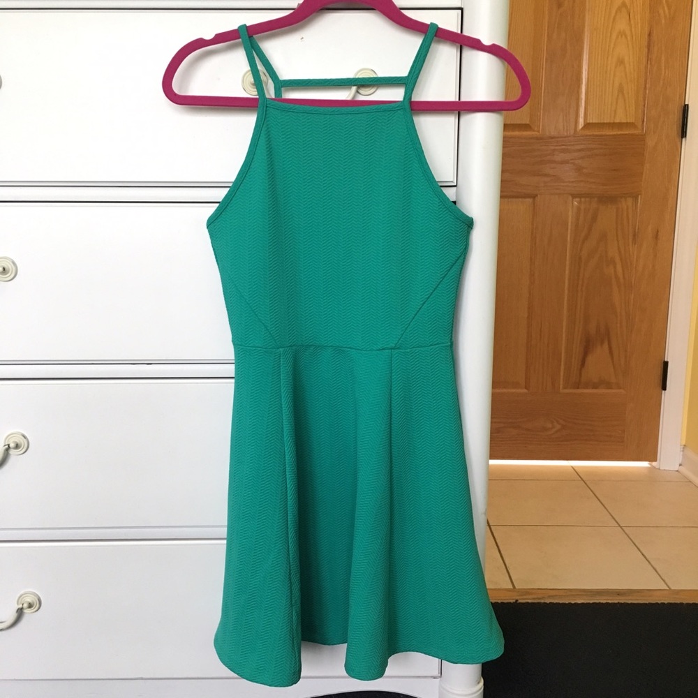 Women's Waist-Flattering Green Dress