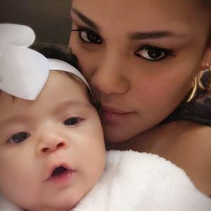 Meet your Posher, Idania