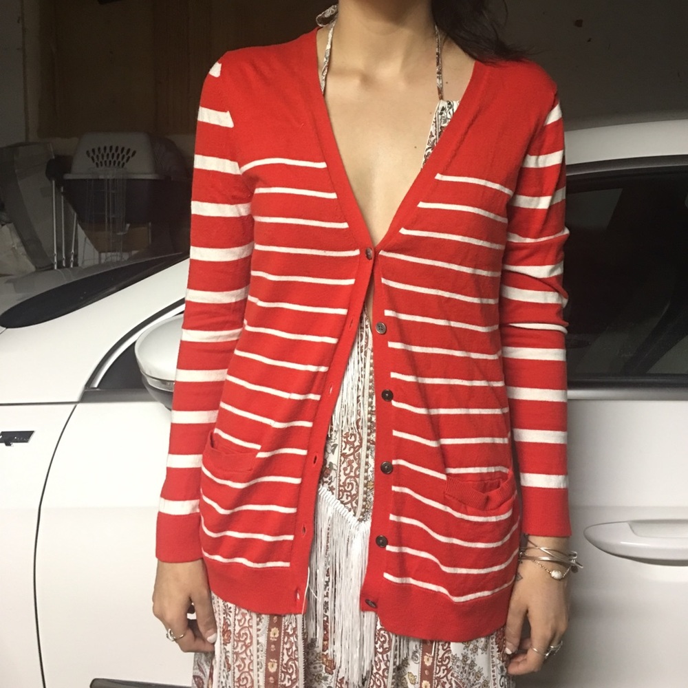 Red gap striped cardigan