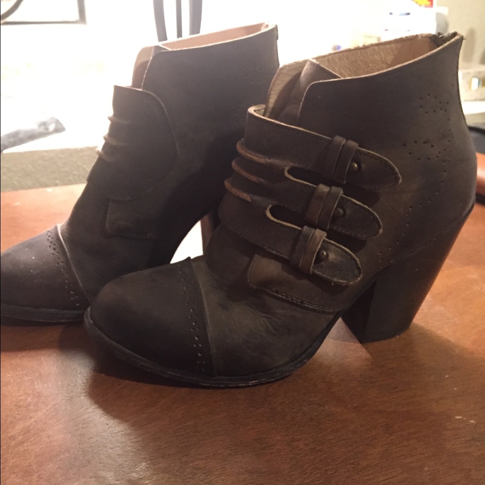 Freebird Malbec booties