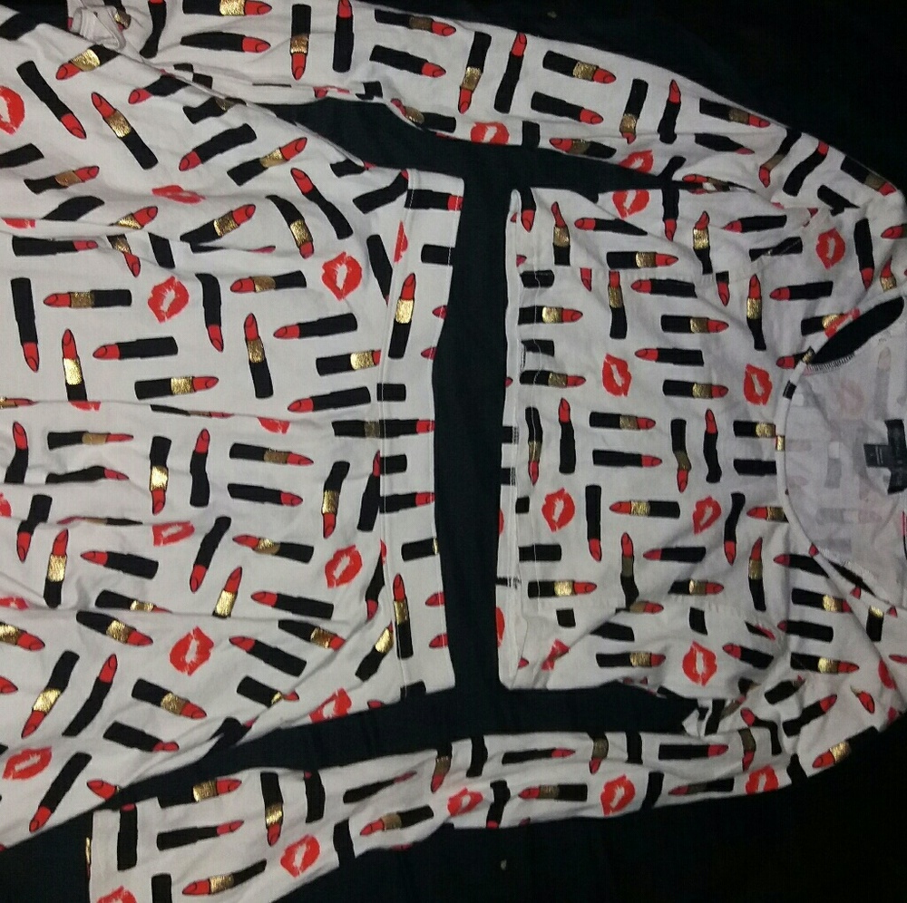 Kendall & Kylie lipstick shirt and skirt set