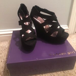 Black Madden Girl wedges