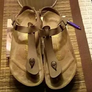 Birkenstock size 39/ 8.5- 9.