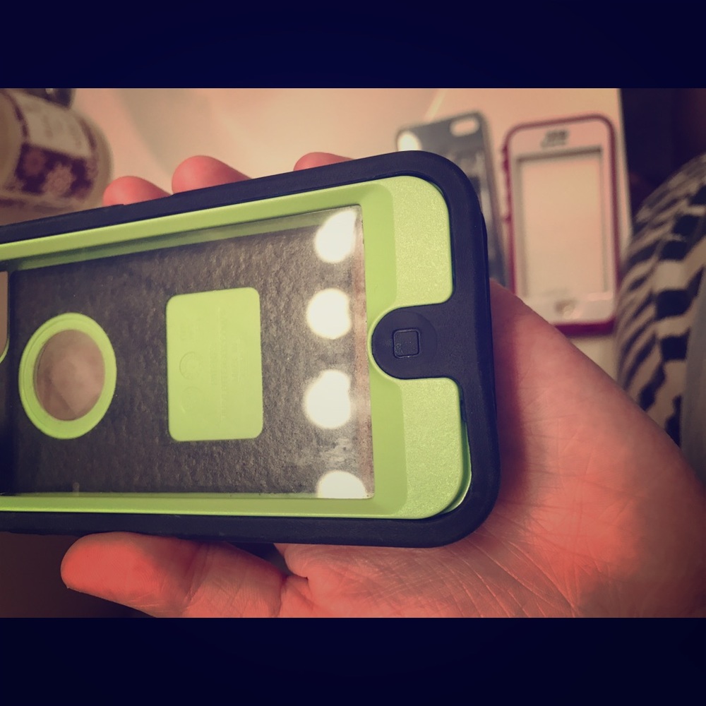 iPhone 5s otter box