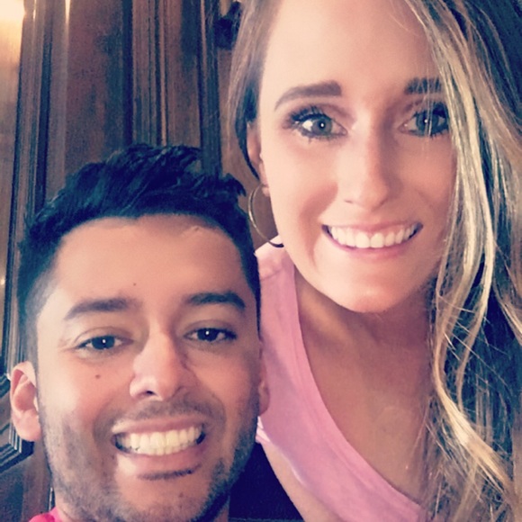 Meet your Posher, Ali - Picture 2 of 2